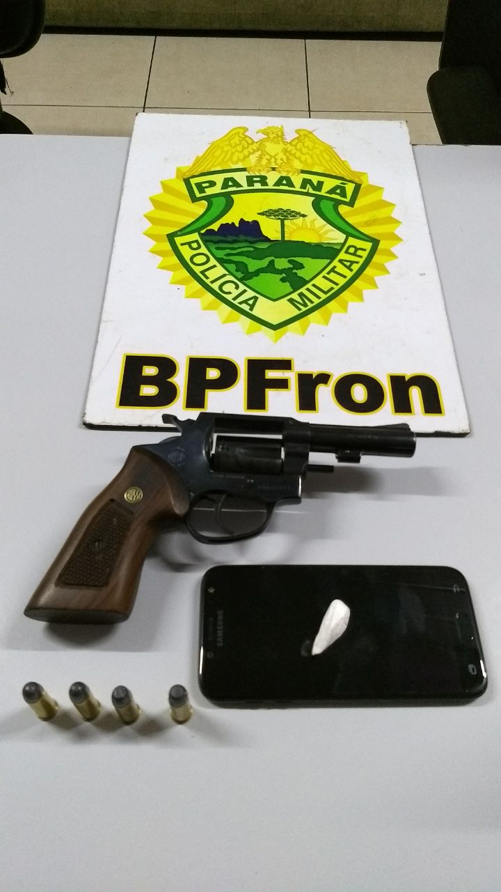 Na madrugada de sábado (28), policiais militares apreenderam revólver e entorpecente durante patrulhamento no município de Barracão – PR.