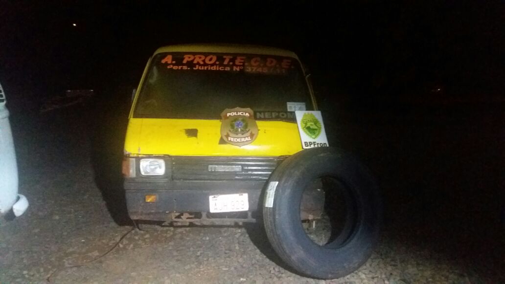 Na madrugada de sábado (11), policiais militares do BPFron, através do Pelotão COBRA e policiais federais do NEPOM apreenderam três veículos na cidade de Foz do Iguaçu-Pr carregado de pneus contrabandeados.