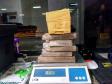 Na noite de domingo (23), policiais do BPFron apreenderam um adolescente com mais de 10 kg de maconha.

