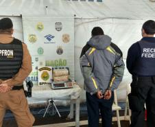 Polícia Militar por intermédio do BPFRON no âmbito da Operação Muralha prende traficantes e apreende cocaína, crack e maconha