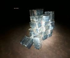 Na noite de terça-feira (25), policiais do BPFRON e policiais federais do NEPOM prenderam três pessoas e apreenderam mais de duas toneladas de maconha.