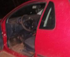 Na noite de segunda-feira (24), policiais do BPFron recuperaram um automóvel com indicativo de furto/roubo carregado com 100 kg de maconha.