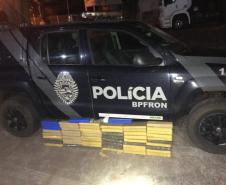 Durante patrulhamento pela rodovia PR 323, policiais militares no âmbito da Operação Captura por intermédio do BPFron  apreenderam na sexta-feira (06), um veículo, maconha e prenderam três traficantes. 