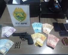 21°BPM/5°CRPM – APÓS VÁRIAS DENÚNCIAS 181 POLÍCIA MILITAR DE FRANCISCO BELTRÃO FAZ APREENSÃO DE ARMA E DROGAS