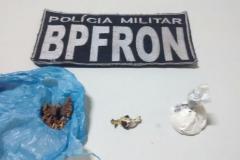 Polícia Militar por intermédio do BPFron detém três homens em posse de drogas em terra Roxa