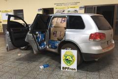 Policiais militares por intermédio do BPFron apreenderam 30 caixas de cigarros e um veículo na noite de quarta-feira (13/09).