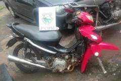 Na tarde desse domingo, 05/11, por volta das 12h, após denúncia anônima de que havia uma motocicleta abandonada na área rural da cidade de Marilena, as equipes de Marilena e Nova Londrina deslocaram ao local informado.
