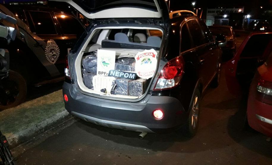 BPFron e PF apreendem mais de duas toneladas de maconha na Operação Fronteira Integrada Na noite de terça-feira (25), policiais do BPFRON e policiais federais do NEPOM prenderam três pessoas e apreenderam mais de duas toneladas de maconha.