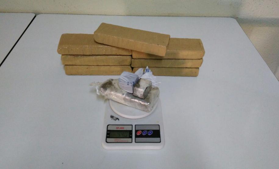 Na manhã de segunda-feira (14), após denúncia anônima recebida através do Disque Denúncia 181, a equipe da 2° Crpm/4° Cipm foi averiguar uma situação no Residencial Morada Londrina.