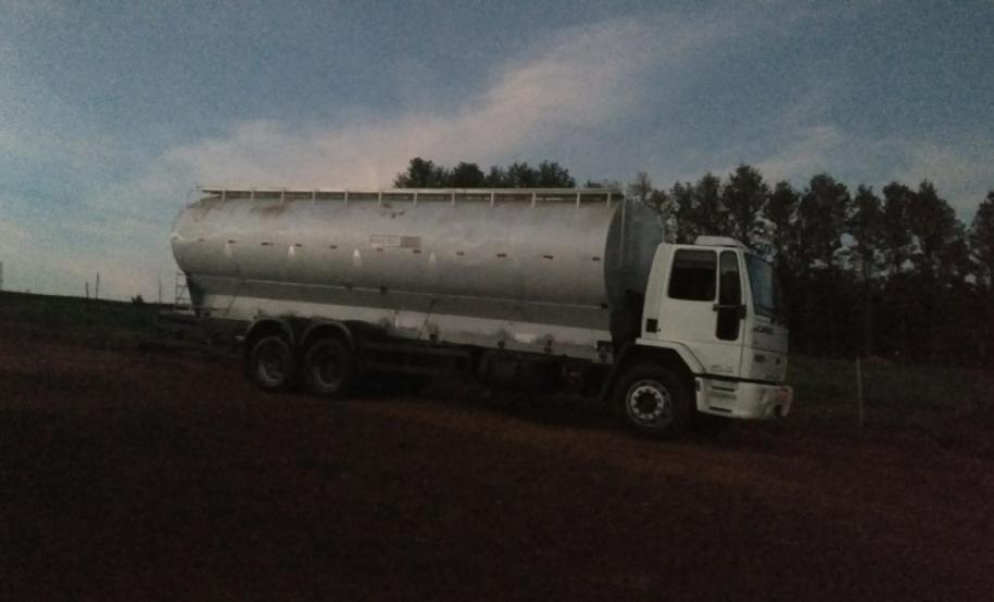 Na última quarta-feira (01/11), por volta das 17h10min, Policiais Militares da ROTAM e P/2, da cidade de Toledo, pertencente ao 5º CRPM, apreenderam duas amas, dois caminhões que eram usados para contrabando e descaminho e prenderam um indivíduo.