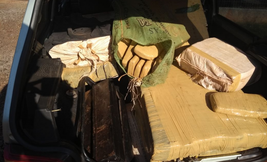 EQUIPE DO BPFRON APREENDE 214 QUILOS DE MACONHA, VEÍCULOS E BARCO NA REGIÃO DE FRONTEIRA BPFRON