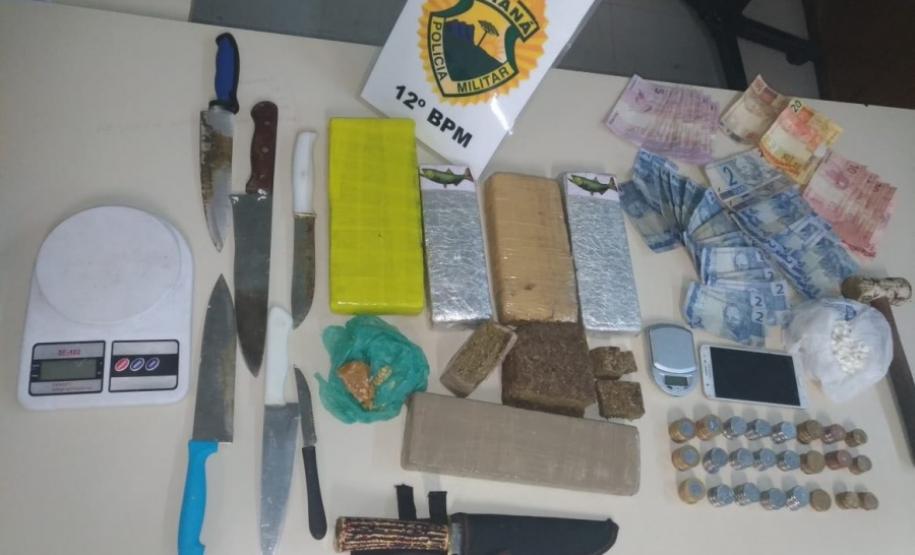 PM ENCAMINHA 13 PESSOAS ENVOLVIDAS COM TRÁFICO DE DROGAS NA REGIÃO CENTRAL DE CURITIBA (PR) Divulgação PMPR