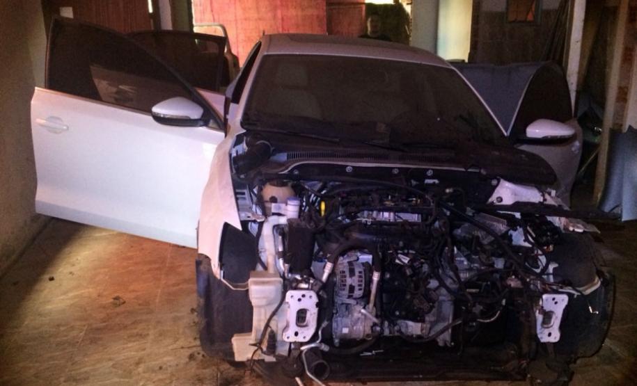 PM DE CIANORTE ESTOURA DESMANCHE DE CARROS ROUBADOS E PRENDE SUSPEITO PMPR