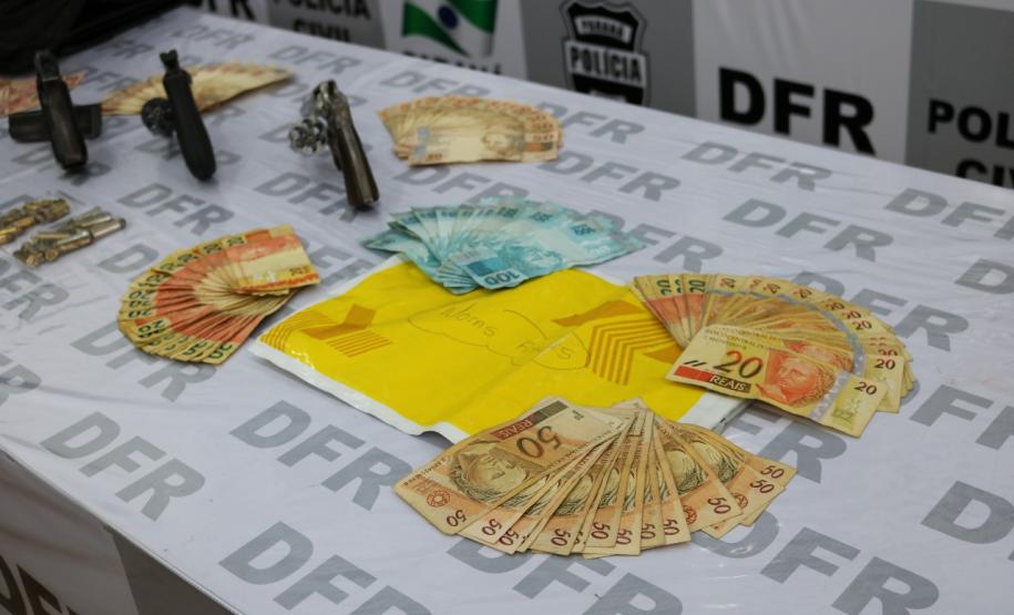 QUATRO PESSOAS SÃO PRESAS SUSPEITAS DE AMARRAR E PRENDER CASAL NO BANHEIRO NO SÍTIO CERCADO Divulgação PCPR