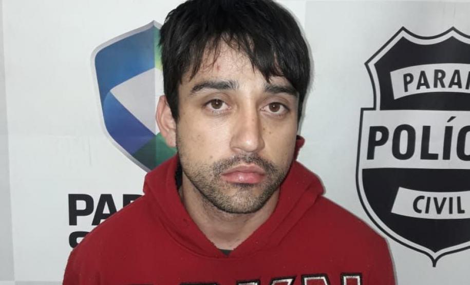 DENUNCIA ANÔNIMA LEVA A PRISÃO DE TRAFICANTE DE DROGAS, NO BAIRRO SÍTIO CERCADO EM CURITIBA Divulgação