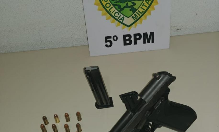 APÓS DENÚNCIA, HOMEM É PRESO POR PORTE ILEGAL DE ARMAS NO NORTE DO PARANÁ Divulgação PMPR