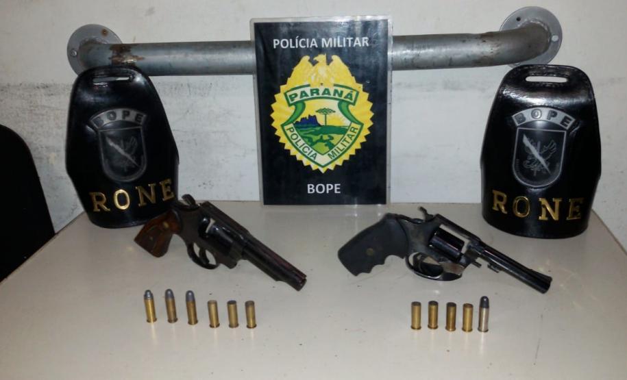 POLICIAIS SÃO RECEBIDOS A TIROS APÓS VERIFICAR DENÚNCIA NO BAIRRO TATUQUARA, EM CURITIBA Divulgação PMPR