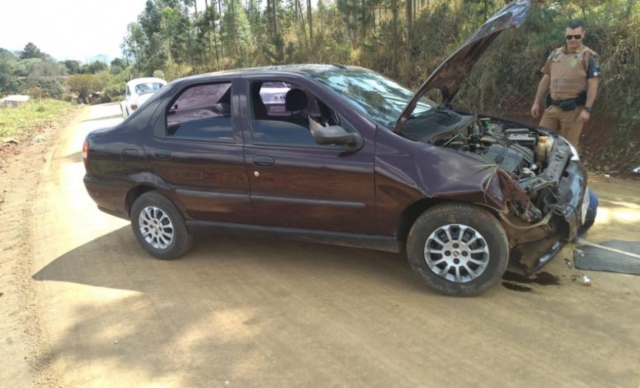 NOS CAMPOS GERAIS, PM RECUPERA VEÍCULOS ROUBADOS E PRENDE SUSPEITO Divulgação PMPR