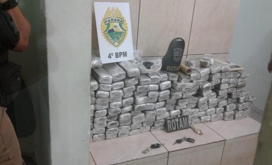 DENUNCIA ANÔNIMA DERRUBA PONTO DE VENDA DE DROGAS EM MARINGÁ Divulgação PMPR