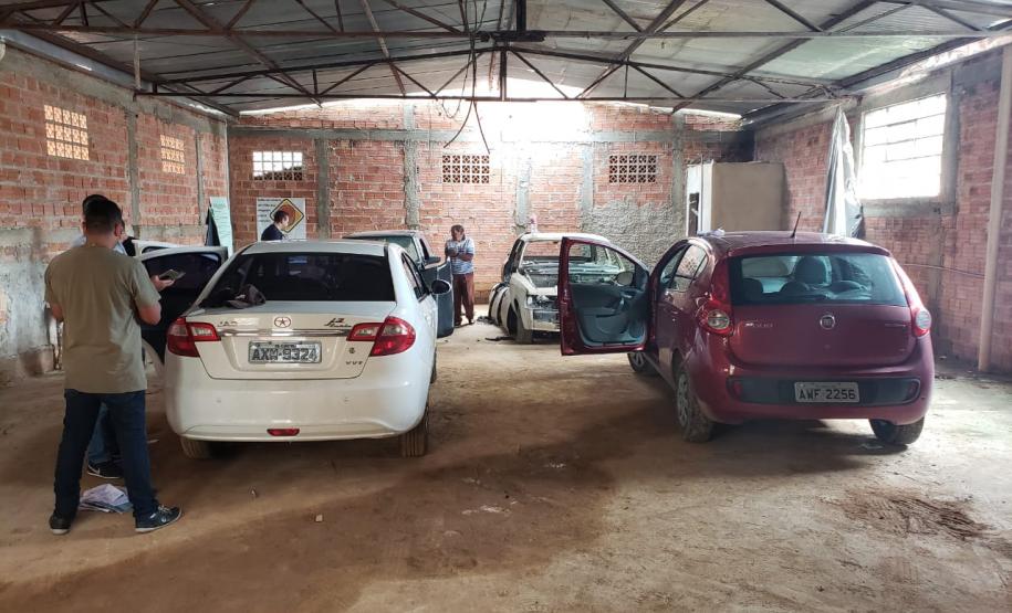 DENUNCIA ANÔNIMA FECHA DESMANCHE CLANDESTINO NA REGIÃO METROPOLITANA DE CURITIBA Divulgação PMPR