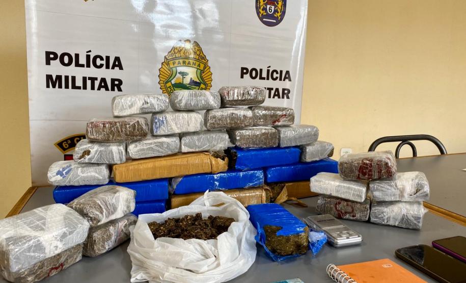 ROTAM 6ª CIPM/ 2º CRPM FAZ APREENSÃO DE 11 KG DE MACONHA EM IVAIPORÃ ROTAM 6ª CIPM/ 2º CRPM FAZ APREENSÃO DE 11 KG DE MACONHA EM IVAIPORÃ
